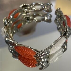 Elegant Vintage MARBOUX Lucite bracelet with Coral and white Leaves.